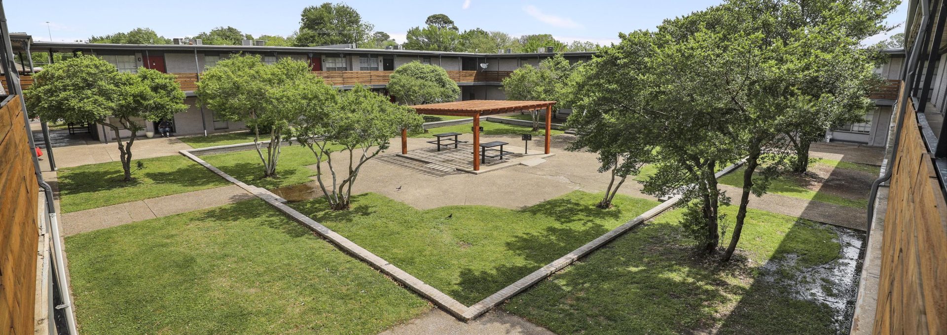 the courtyard at The Flats on Handley