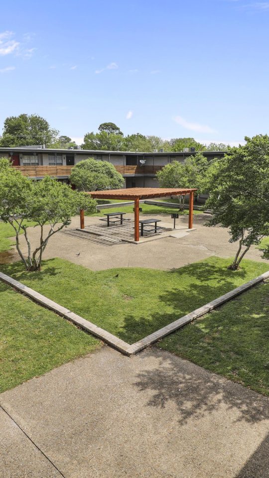 the courtyard at The Flats on Handley